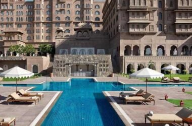 What are the most important benefits of planning your stay in Fairmont in Jaipur?