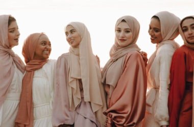 4 Stunning Arabic Traditional Outfits for Women