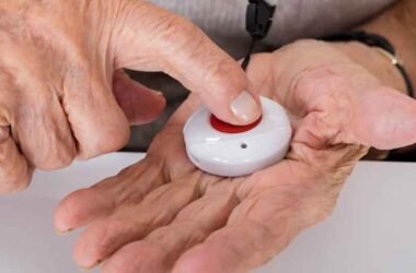 What to Look for in Medical Alert Systems: A Complete Guide