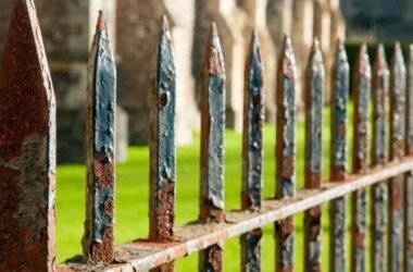 How to Know When It’s Time to Replace Your Old Fence