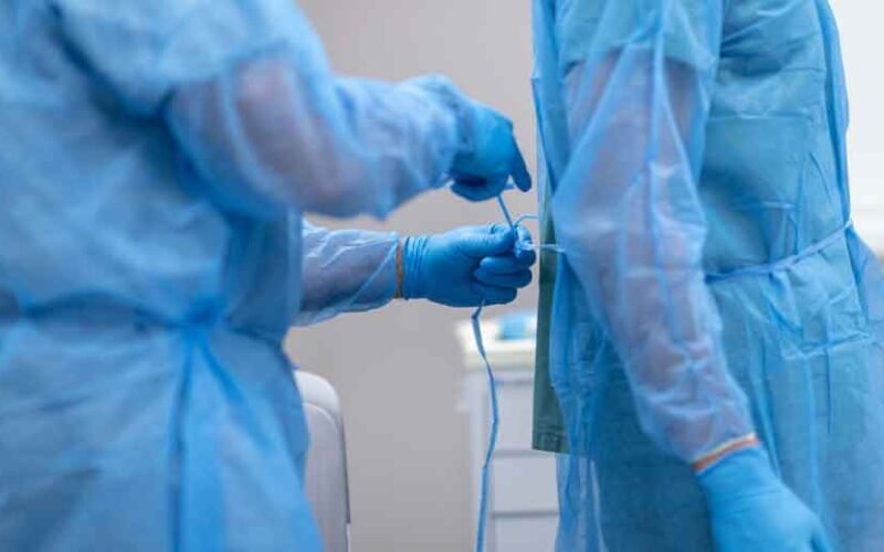 Choosing the Right Isolation Gowns for Healthcare Workers