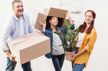 Should You Move Yourself or Hire Movers