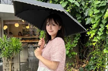 Why More Men in Japan Are Choosing Parasols: A Smart Way to Beat the Sun