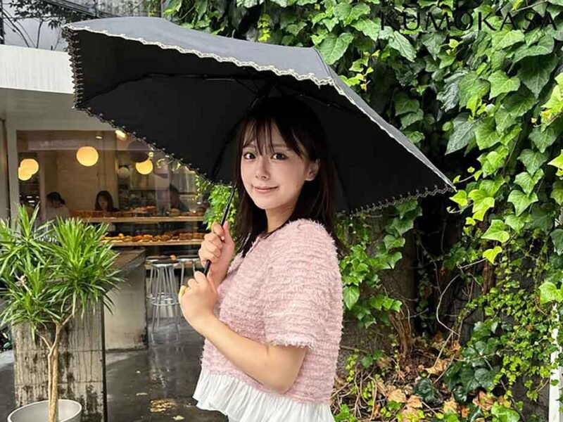 Why More Men in Japan Are Choosing Parasols: A Smart Way to Beat the Sun