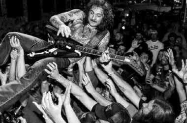 The Sound of the Internet: How Memes Are Redefining Modern Live Music Culture