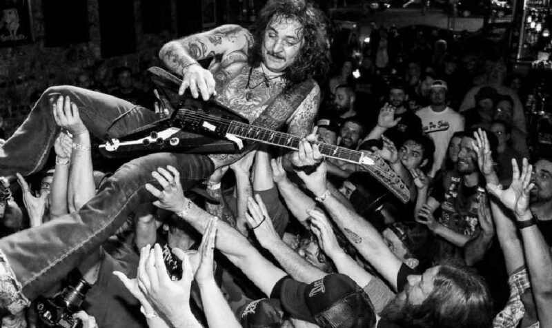The Sound of the Internet: How Memes Are Redefining Modern Live Music Culture